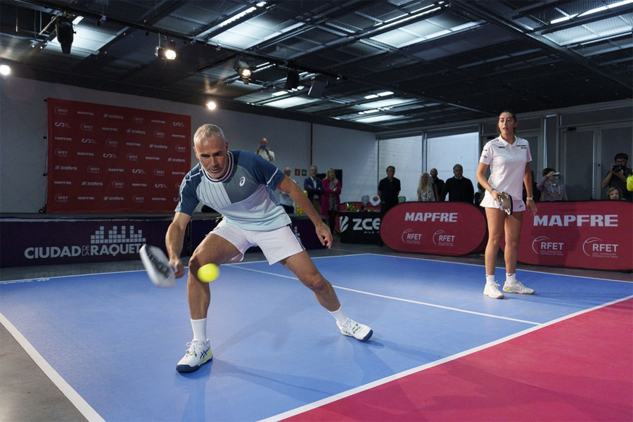 ¿Qué es el pickleball y cómo se juega?